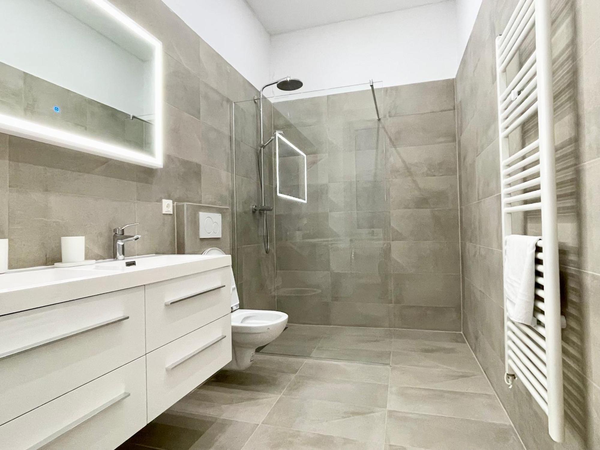 Luxury Apartment At Famous Vienna Kutschkermarkt Viena Exterior foto
